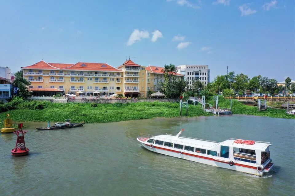 Seamless borders, endless discovery